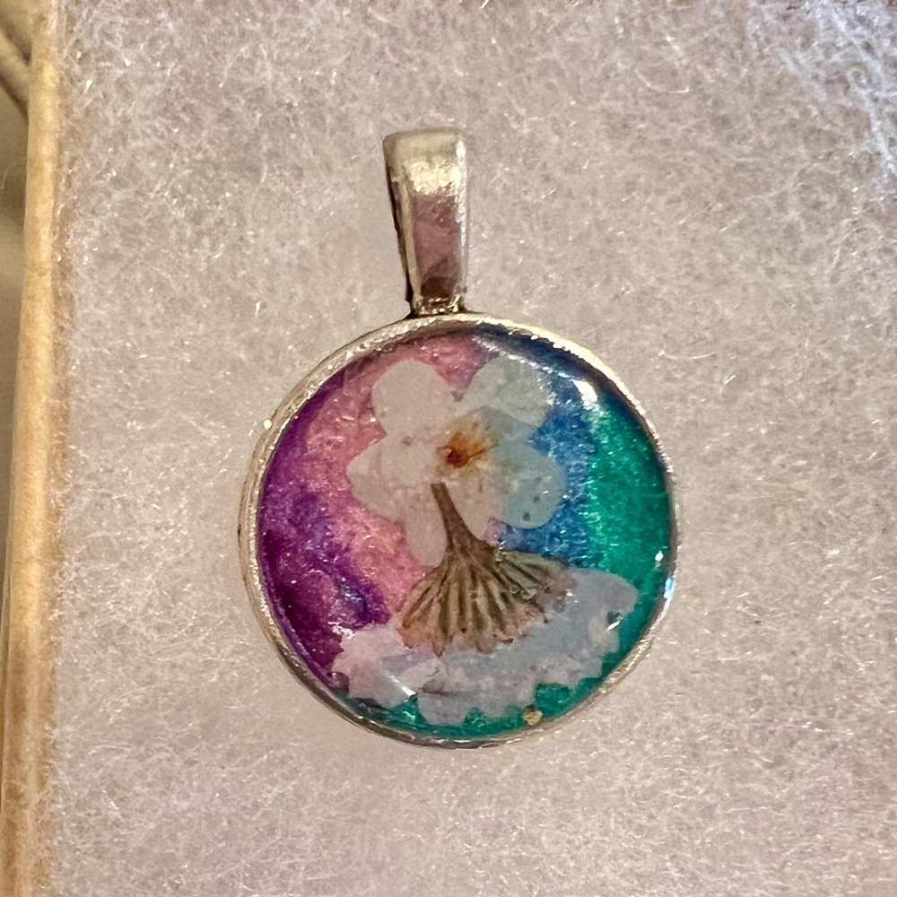 Floral Pendant Necklace in Purple and Blue